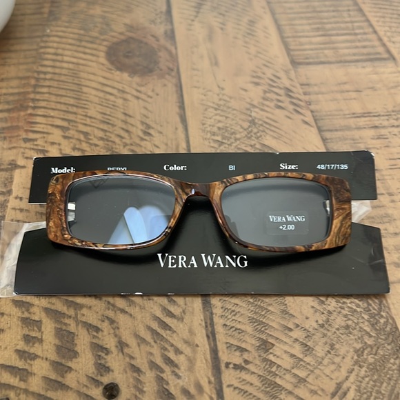 Vera Wang Beryl Ladies +1.50
Readers
48-17-135 - Picture 2 of 10